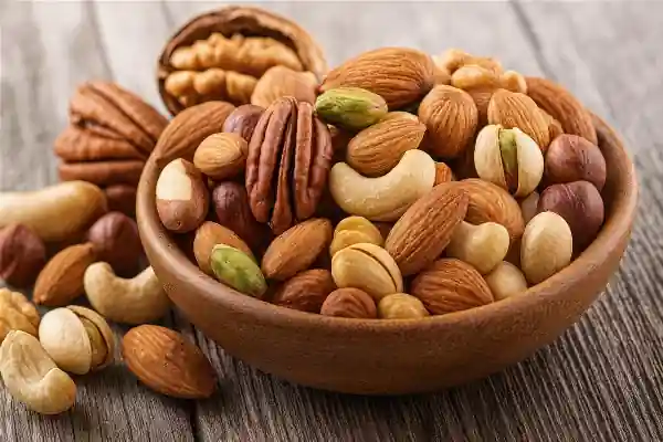 Aliments naturels pour réduire le cholestérol : avoine, noix, poissons gras